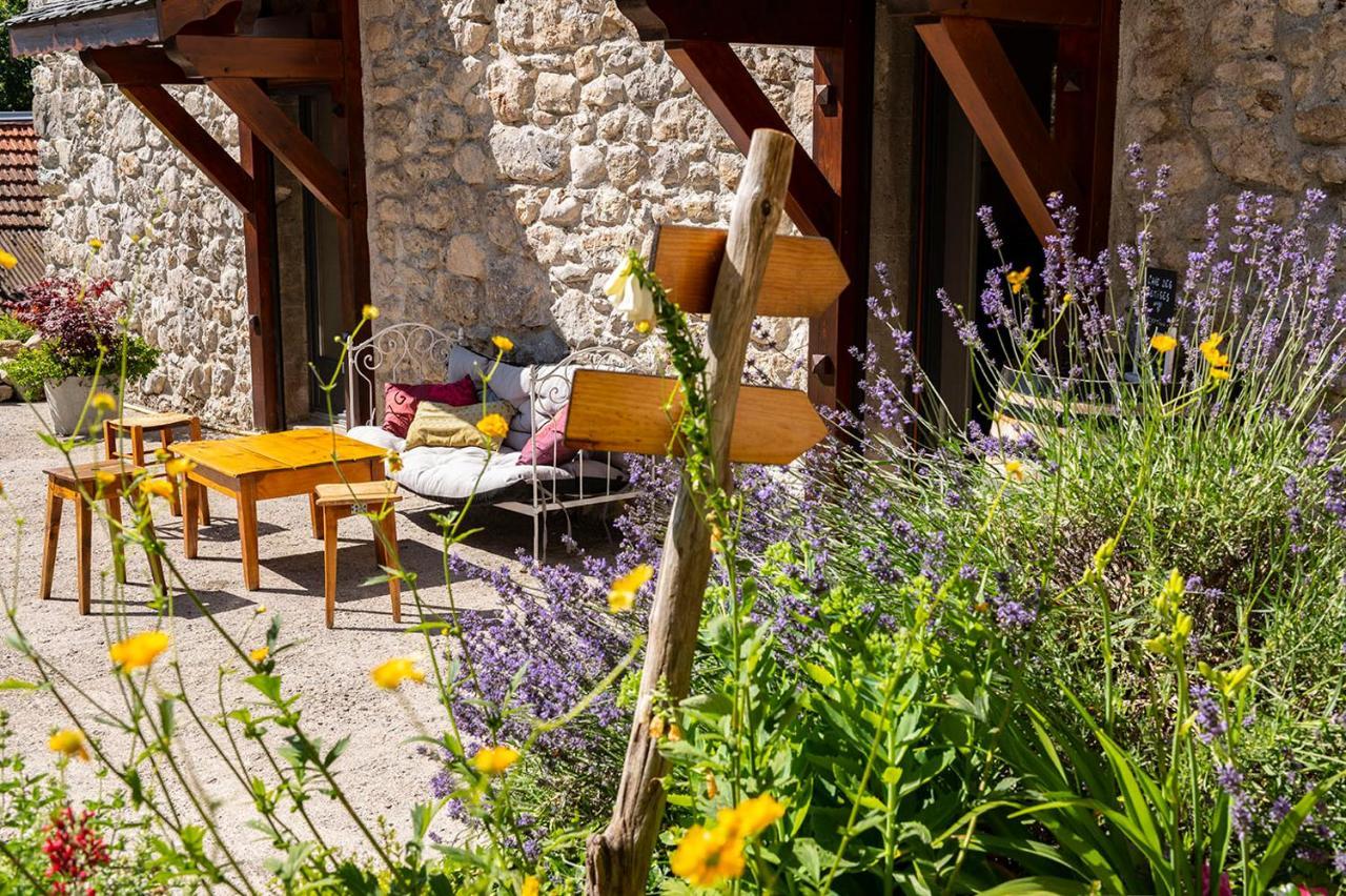 Un R De Memises Bed & Breakfast Thollon-les-Memises Екстериор снимка