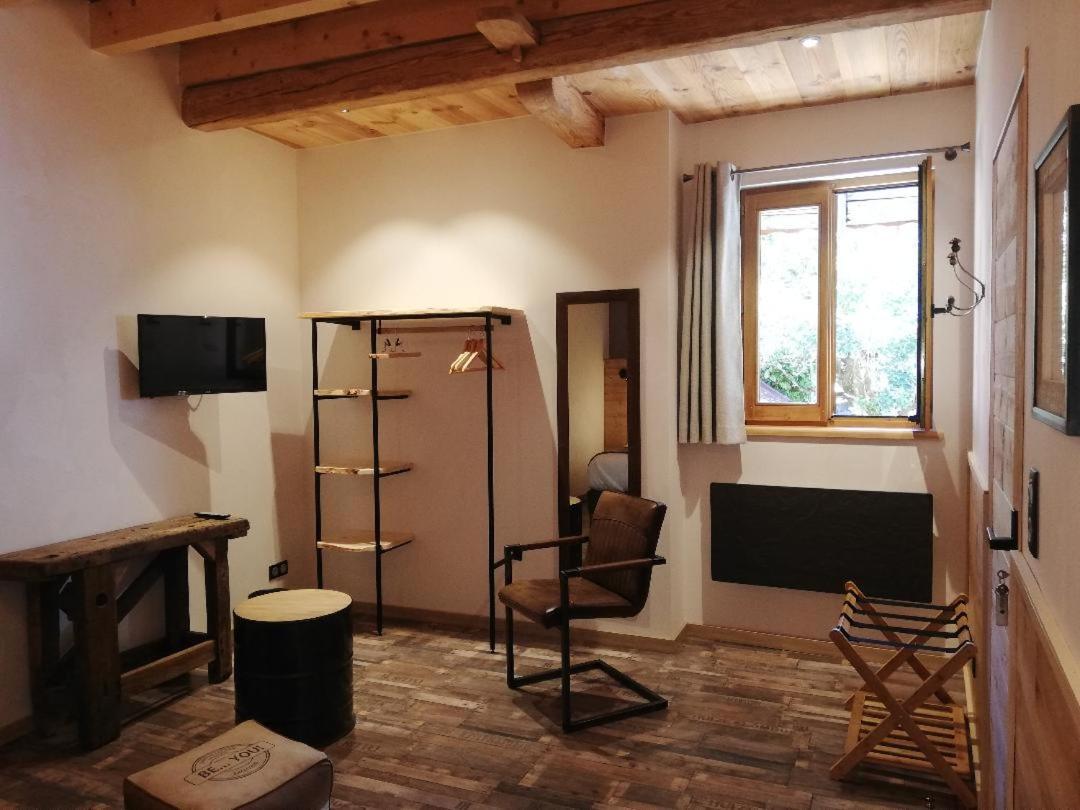 Un R De Memises Bed & Breakfast Thollon-les-Memises Екстериор снимка